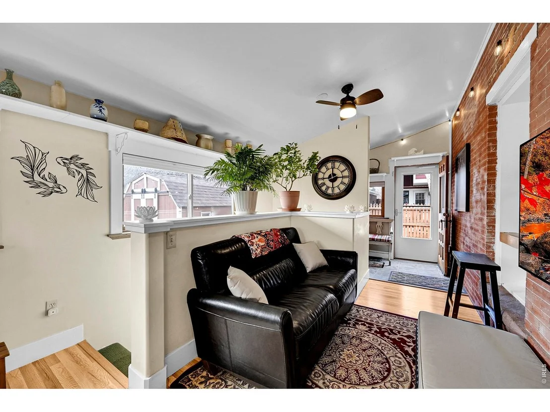 Photo of 1401 3rd Ave