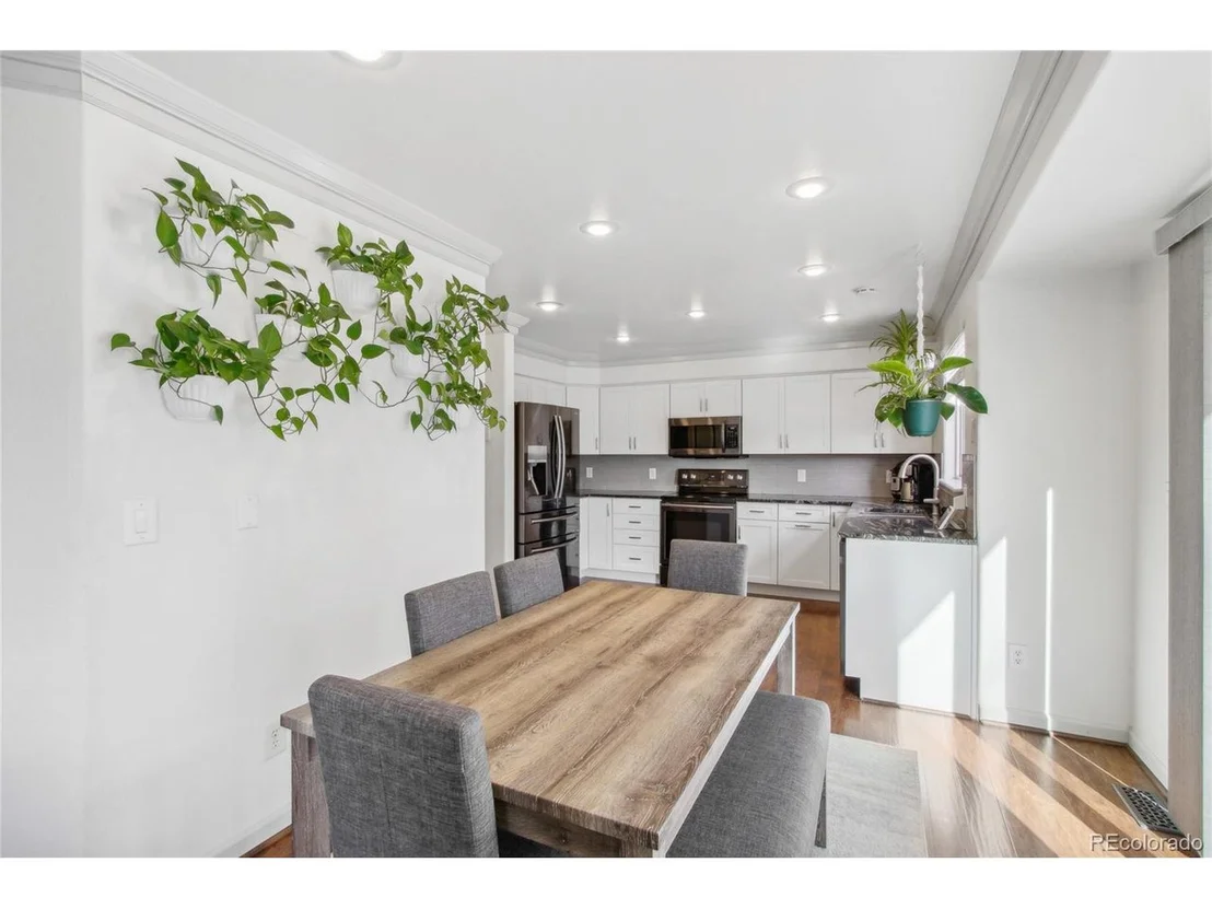 Photo of 10000 Ames St