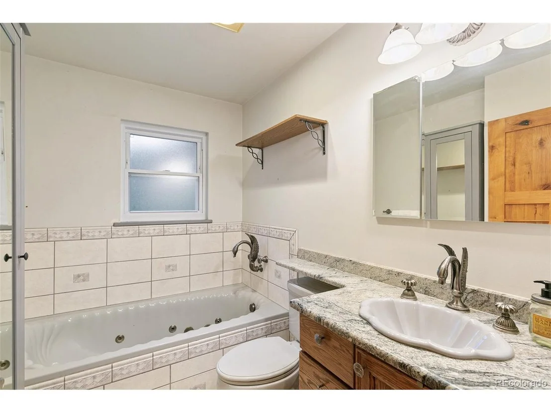Photo of 9126 Sunrise Ln