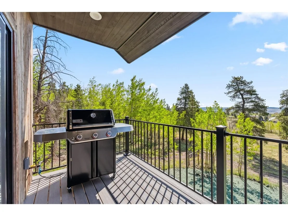 Photo of 372 Park View Dr