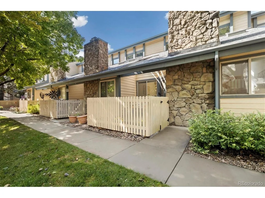 Photo of Unit D at 8790 Allison Dr