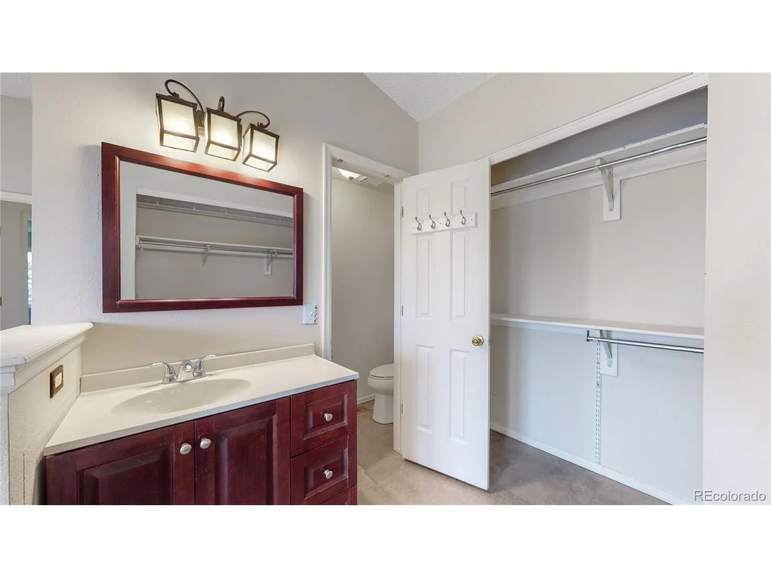 Photo of 4974 S Dunkirk Way