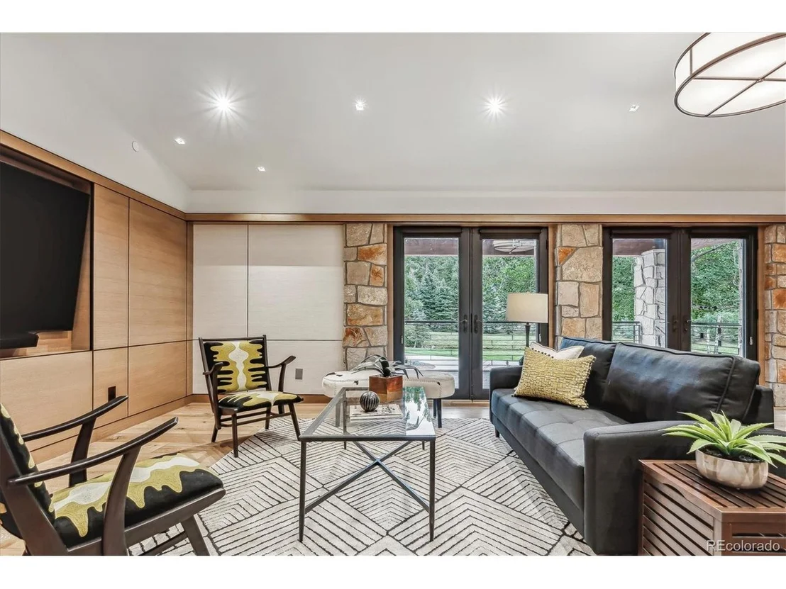 Photo of 33114 Upper Bear Creek Rd