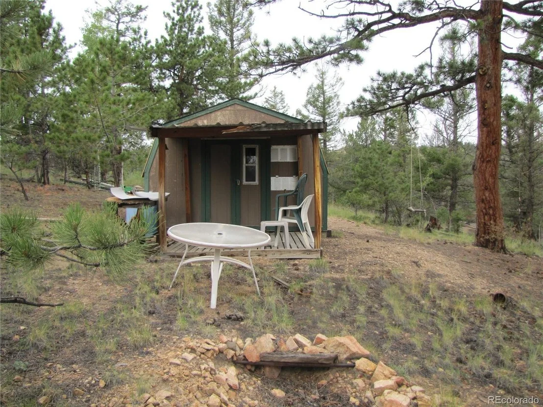 Photo of 657 Pine Ln