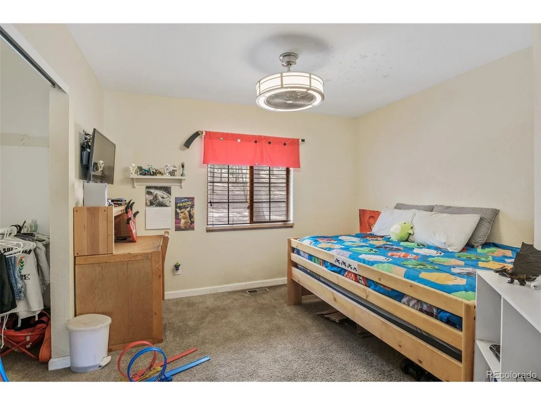 Photo of 1327 Bluebird Dr