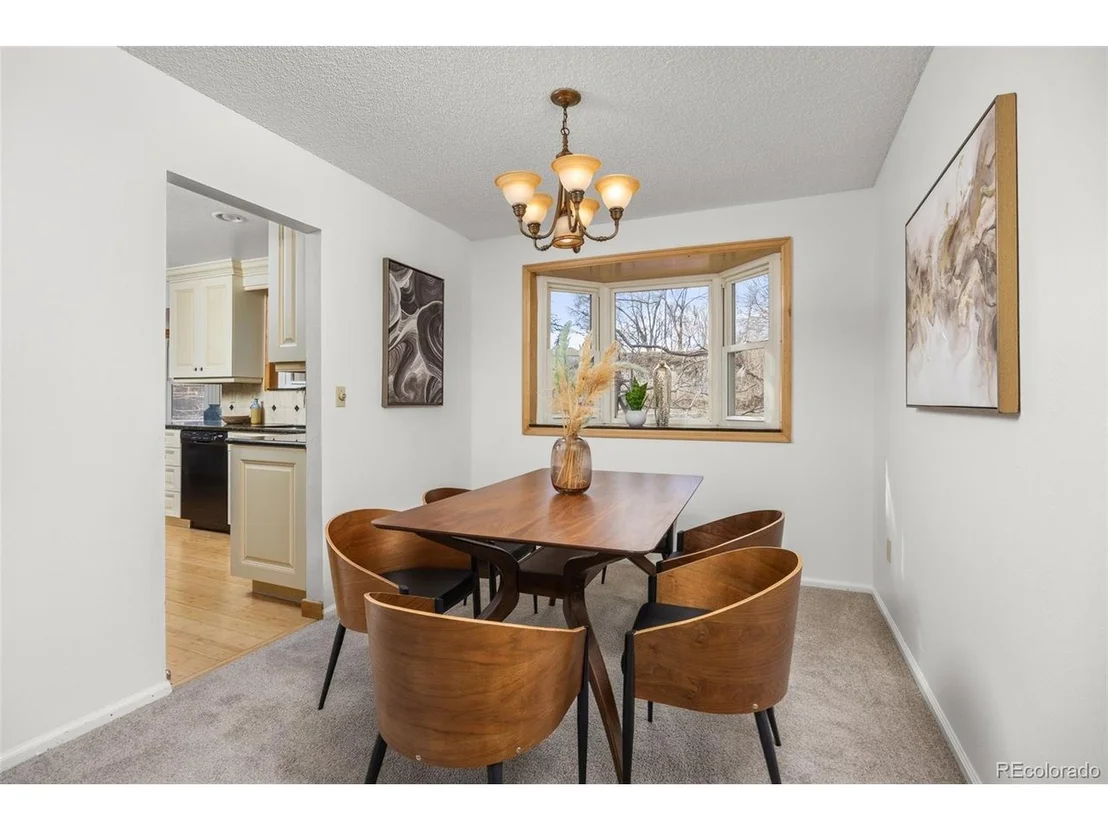 Photo of 8037 Iris Ct