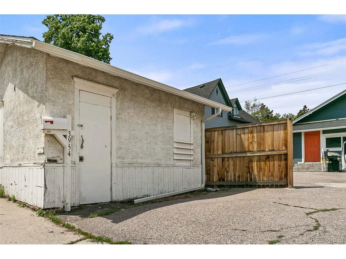 Photo of 3954 Sheridan Blvd