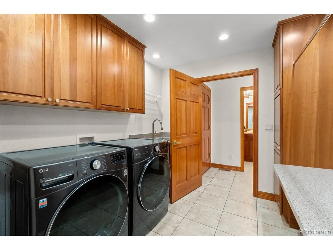 Photo of 5129 Shade Tree Ln