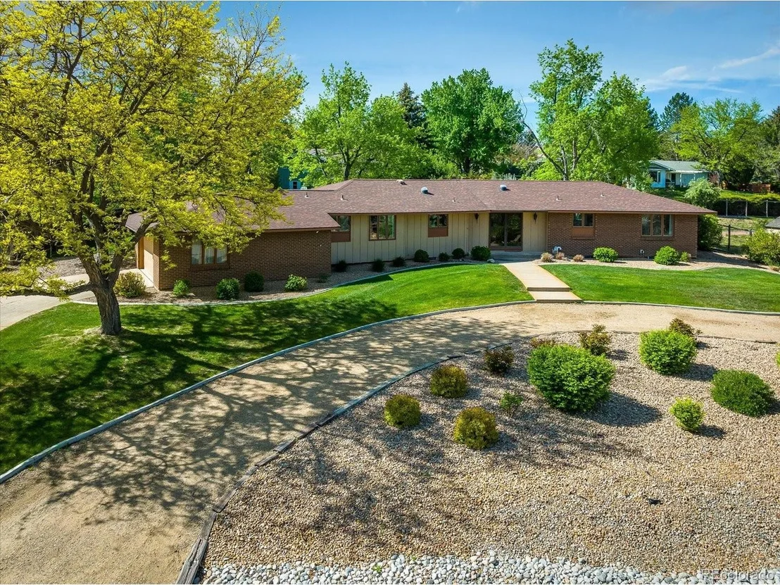 Photo of 8862 Comanche Rd