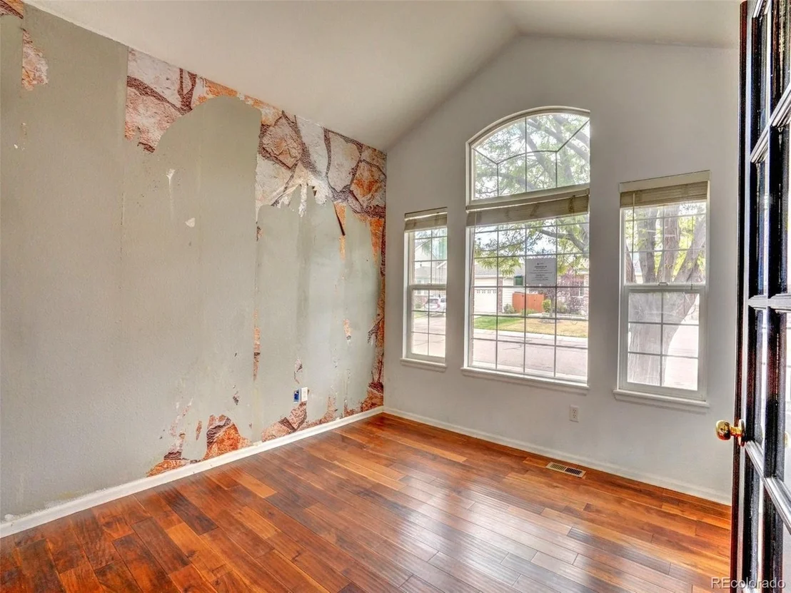 Photo of 5869 Scenic Ave