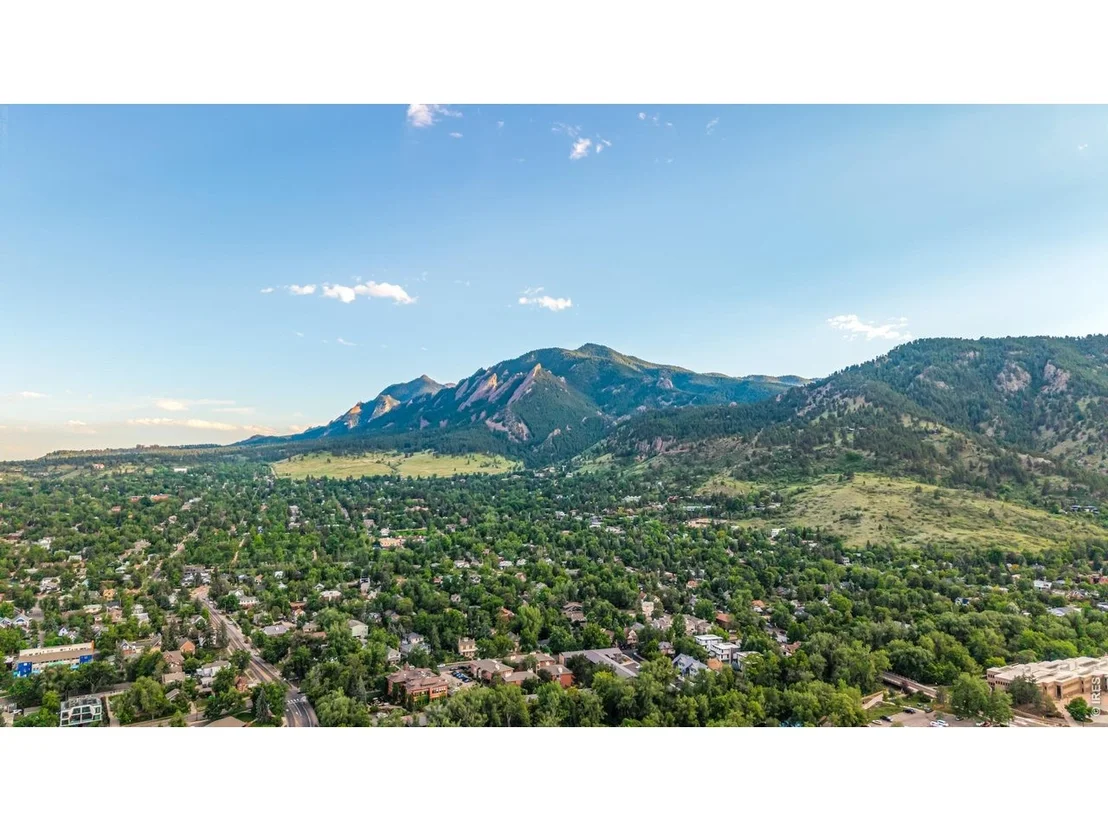 Photo of 610 Streamside Ln