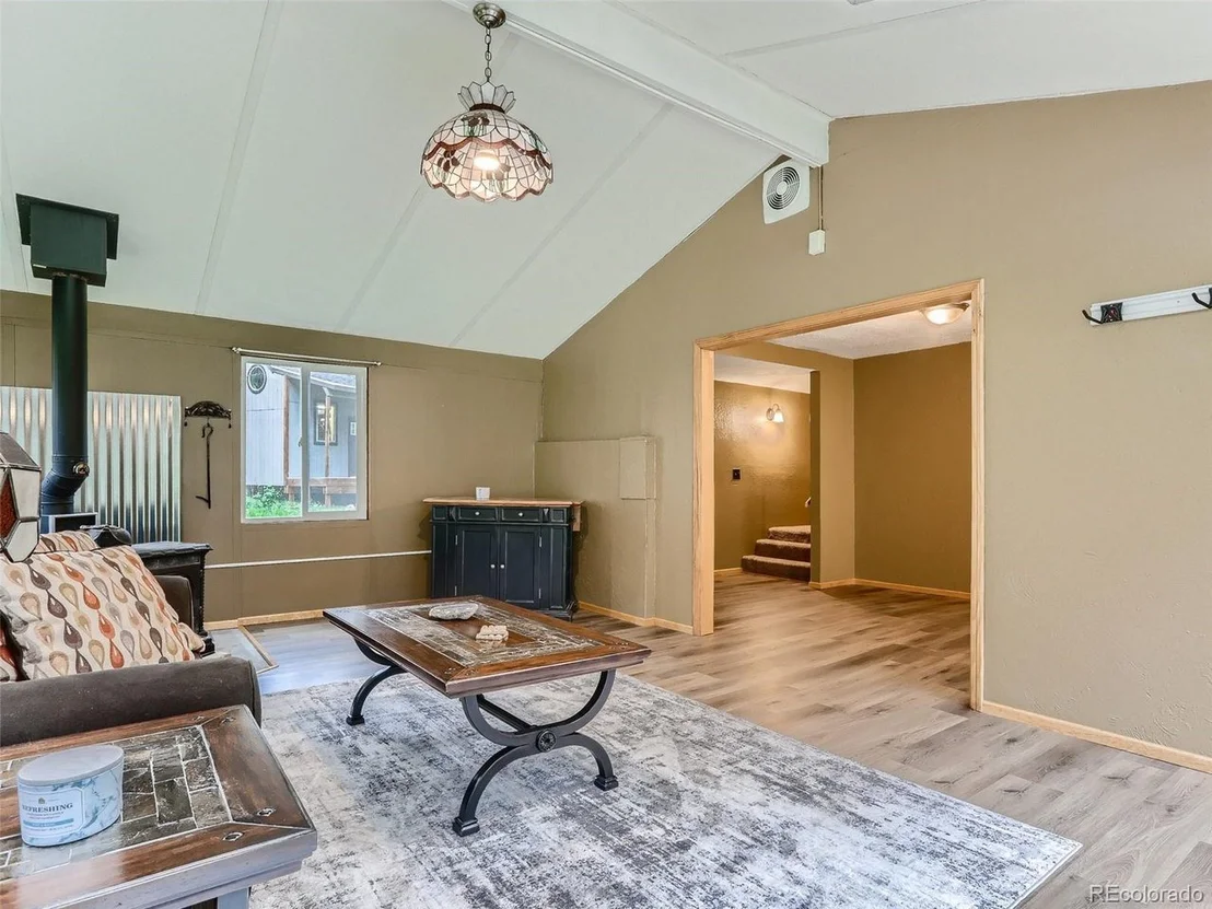 Photo of 479 Deer Rd