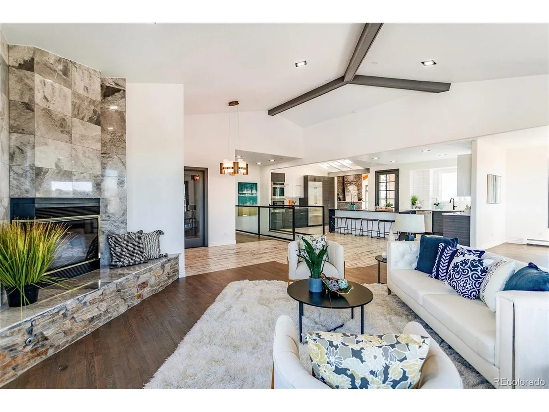 Photo of 6448 Lakeside Cir