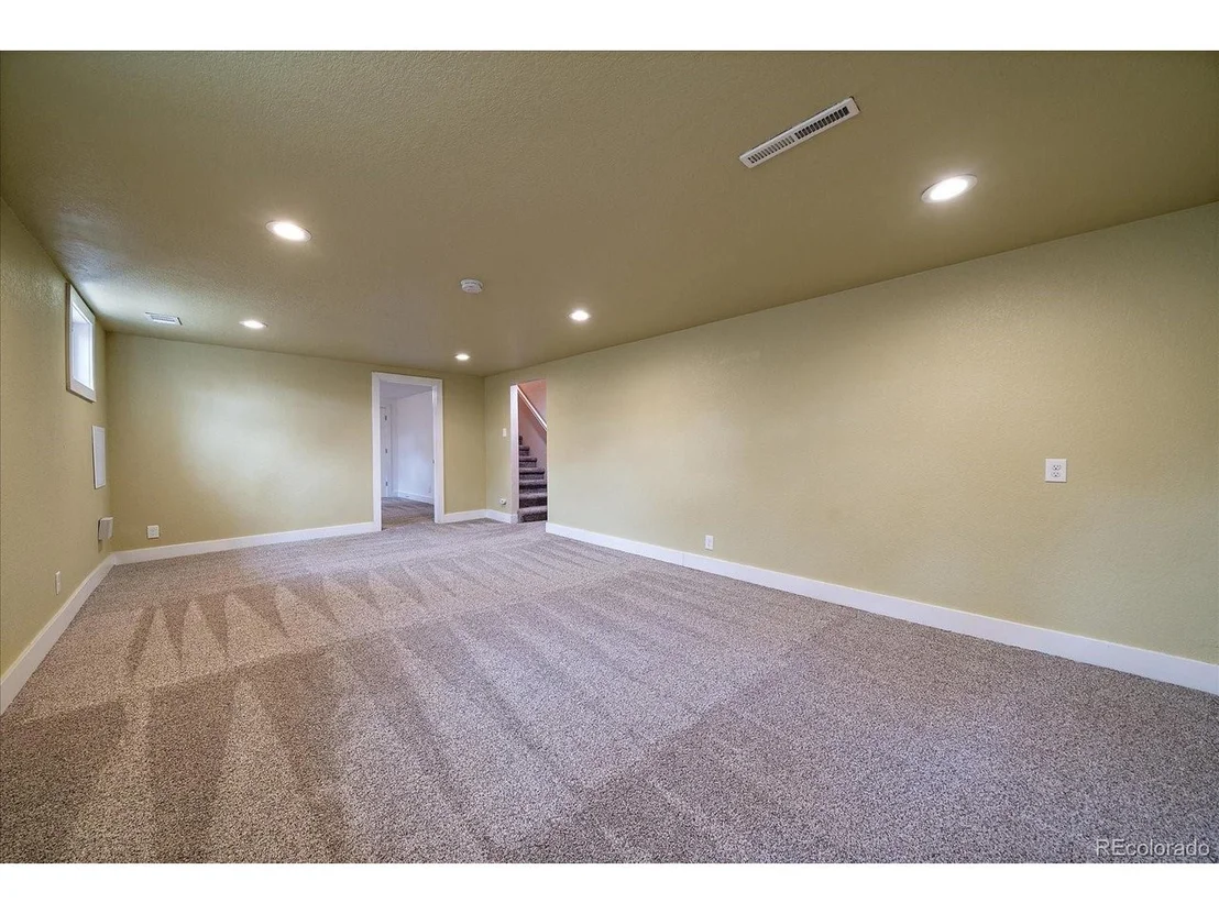 Photo of 6026 Iris Way