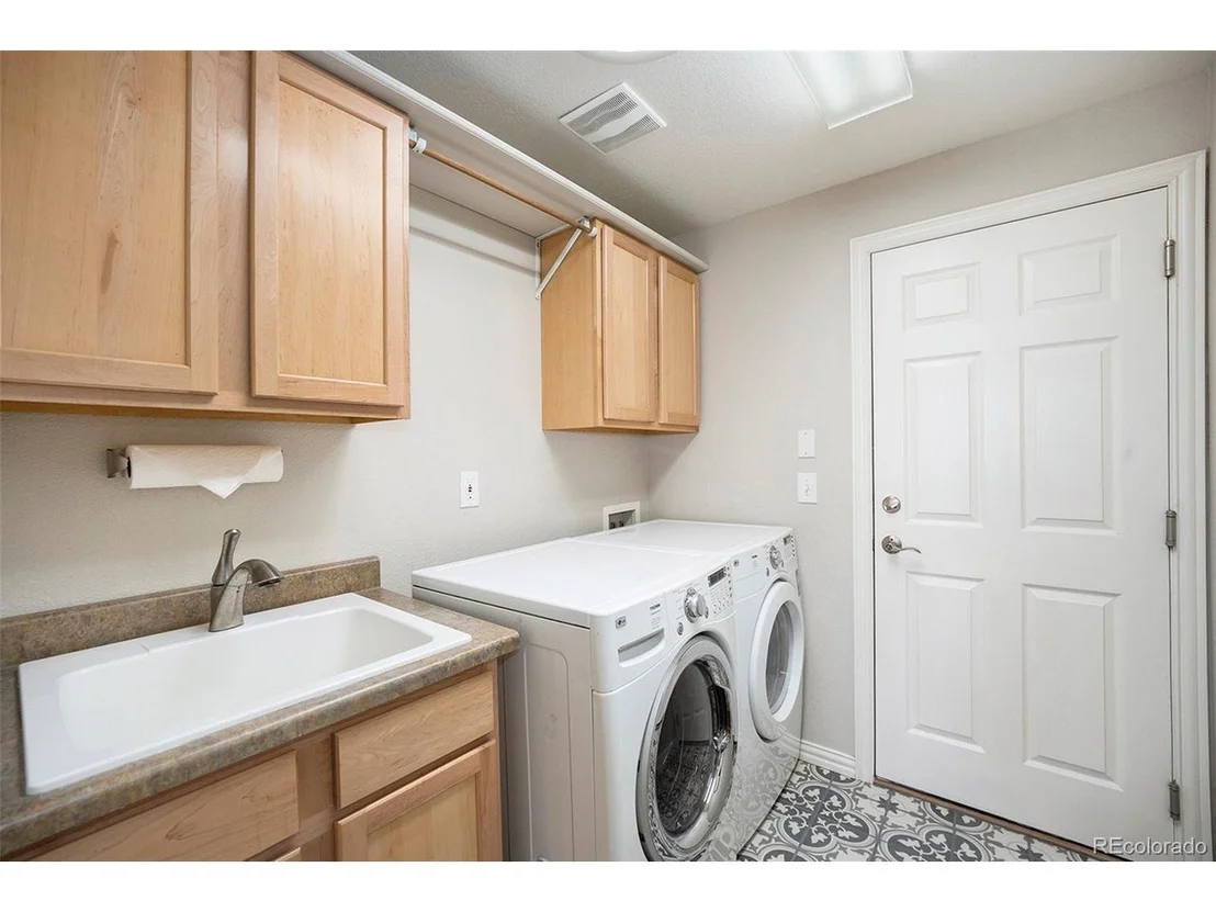 Photo of 7680 Windy Ct