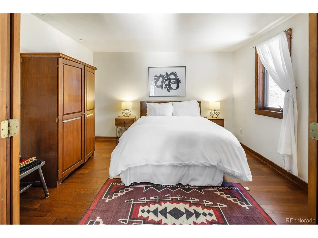 Photo of 2222 Lions Lane