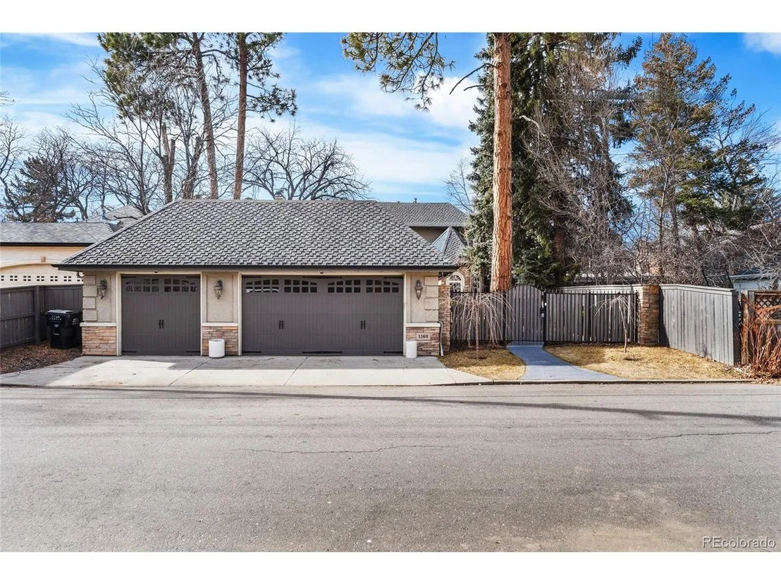 Photo of 1160 N Monaco Pkwy