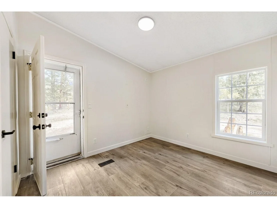 Photo of 580 Forest Dr