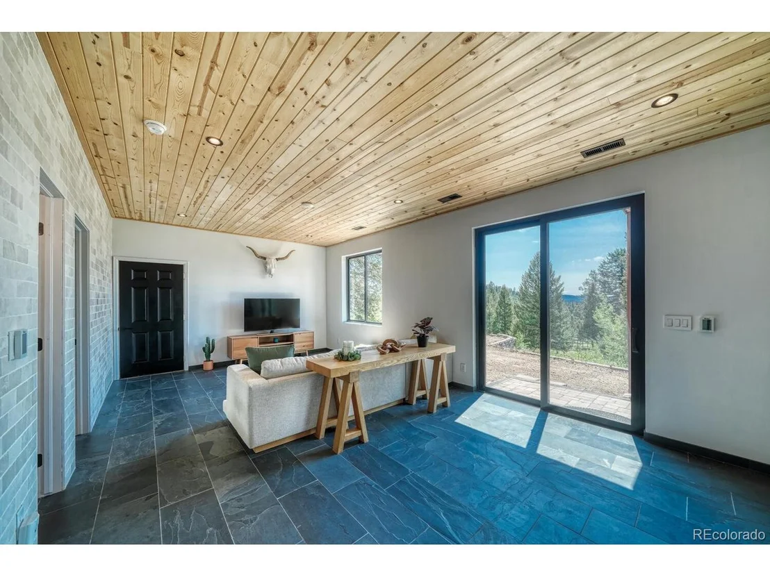 Photo of 50 Ridge Ln