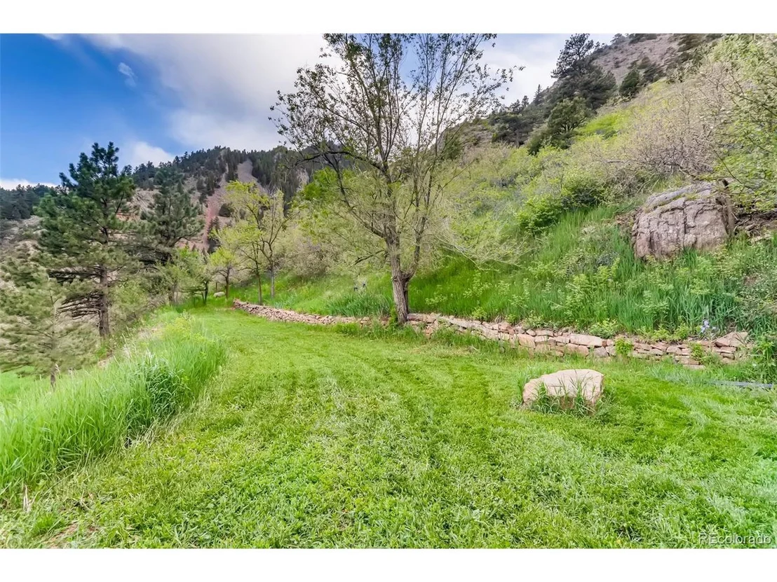 Photo of 69 Baldwin Cir