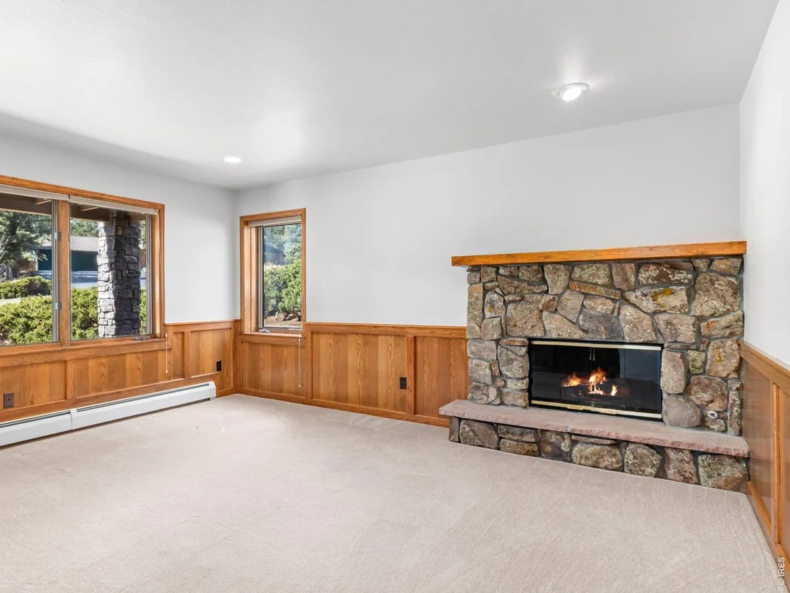 Photo of 650 Summit Dr
