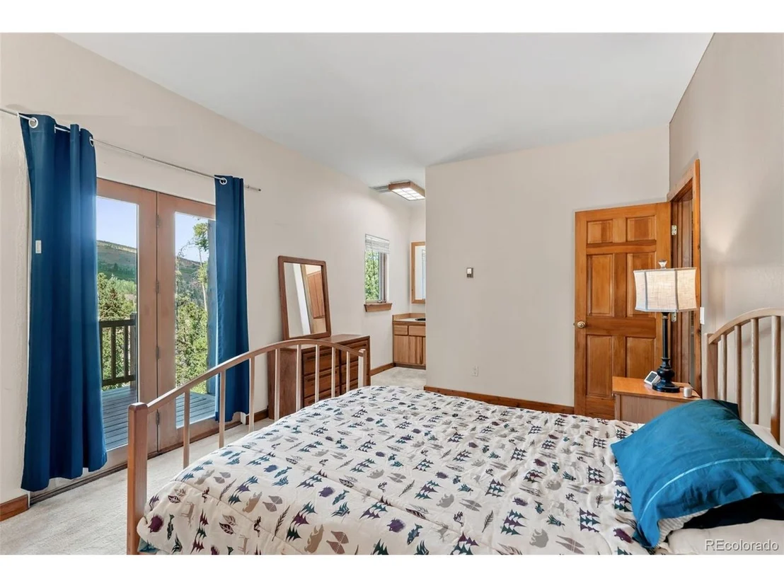 Photo of 231 Fairview Blvd