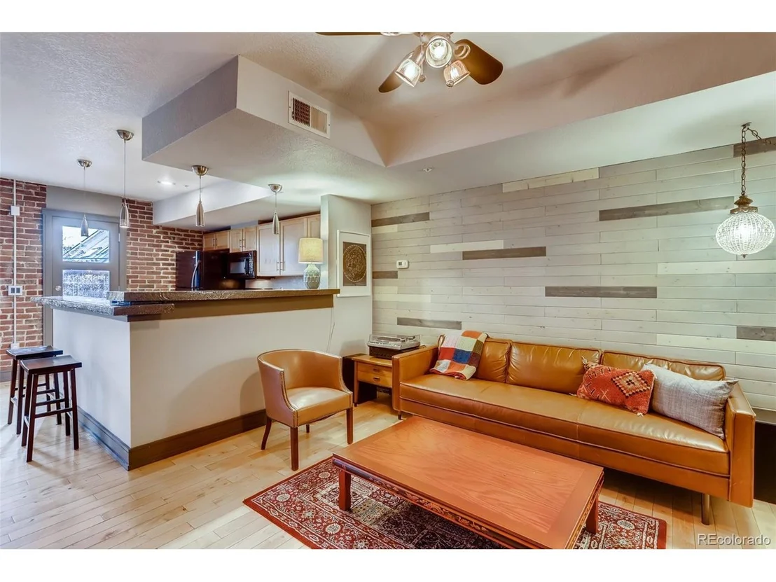 Photo of Unit 6 at 232 Broadway
