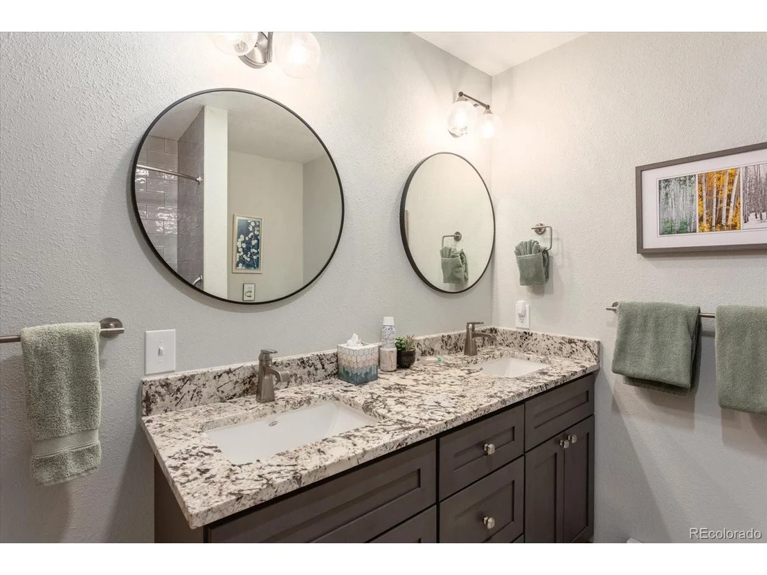 Photo of 10102 Sioux Cir