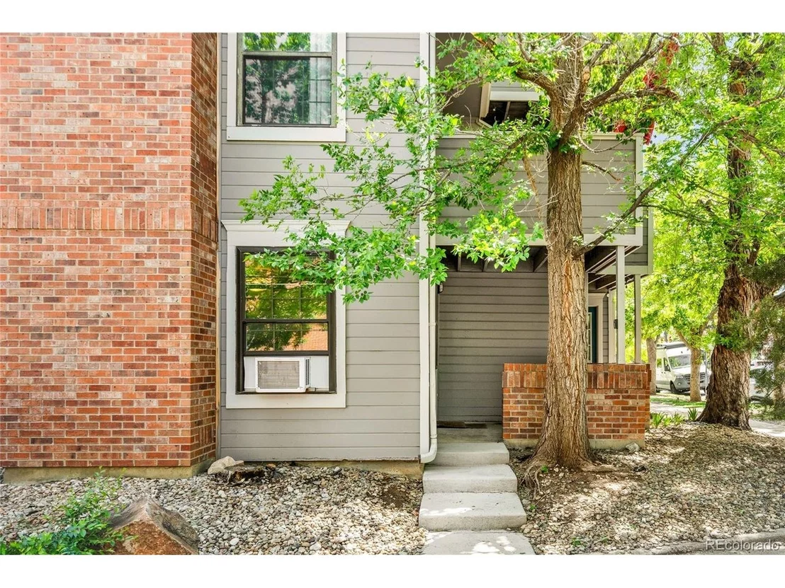 Photo of Unit 210 at 1405 Broadway