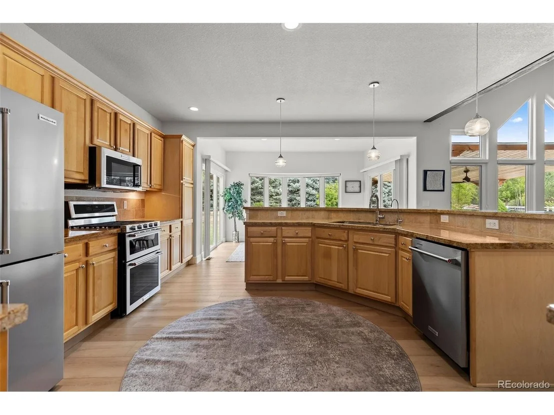Photo of 6885 Saddleback Ave