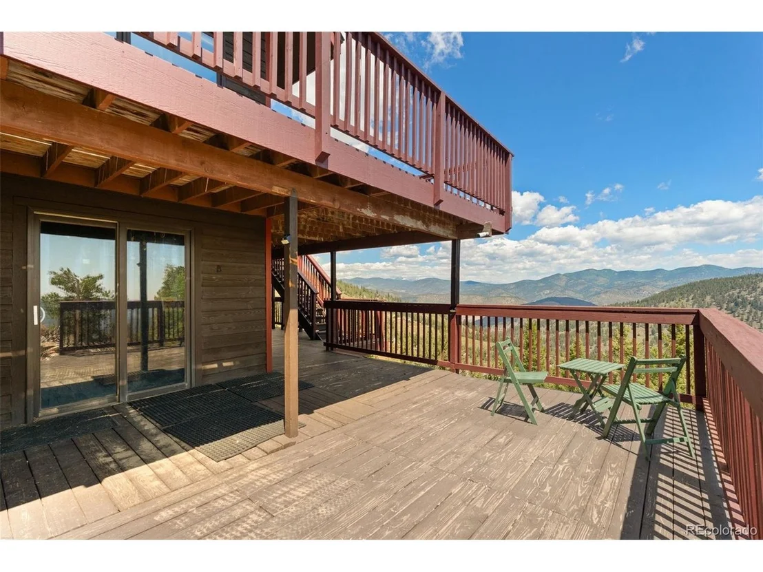 Photo of 848 Aspen Dr