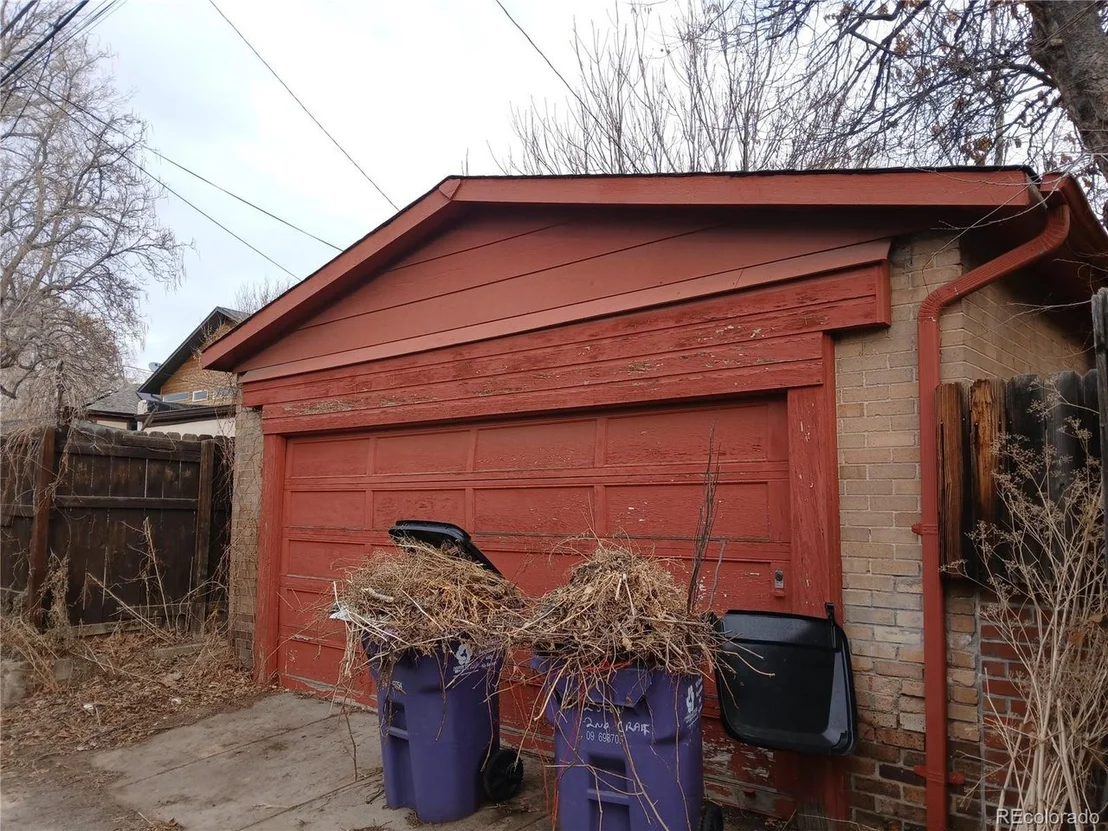 Photo of 2541 Elm St