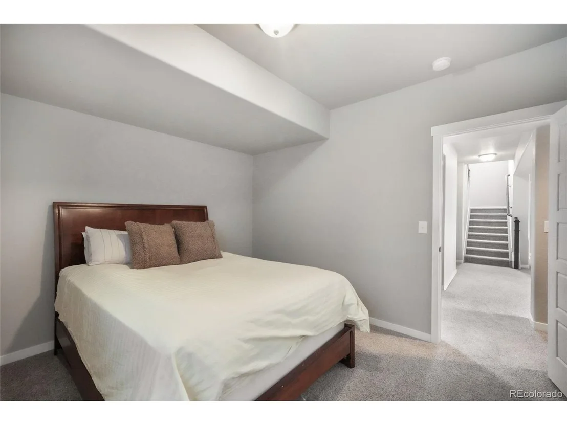 Photo of 2573 Lakes Edge Dr