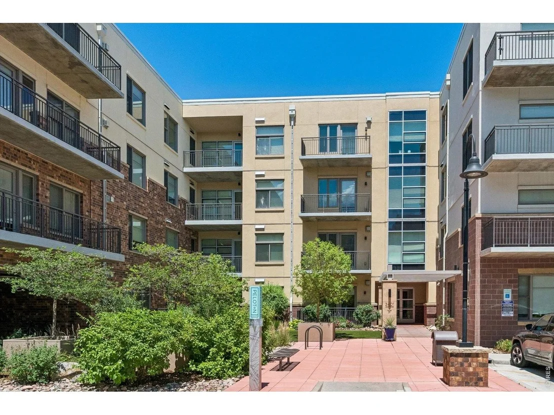 Photo of Unit 417 at 3401 Arapahoe Ave