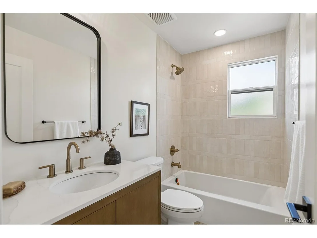 Photo of 5325 Pinehurst Dr