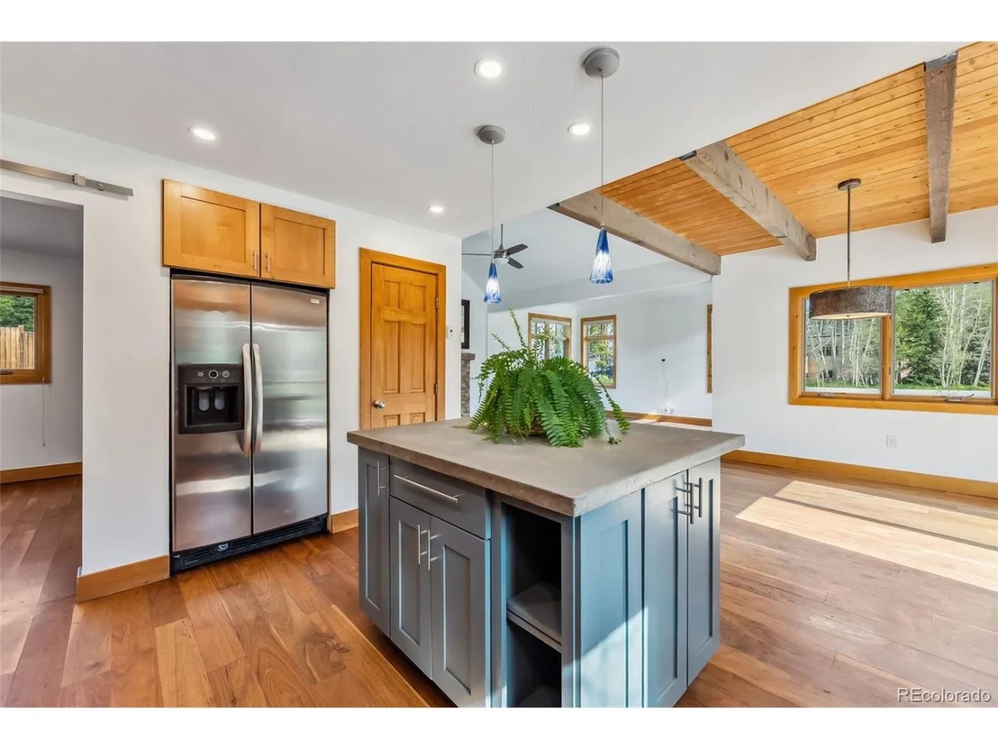 Photo of 475 Vail Cir