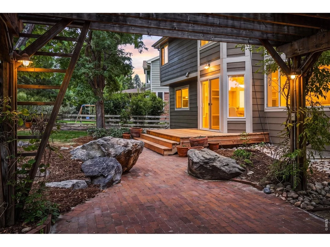 Photo of 2854 Blue Jay Way