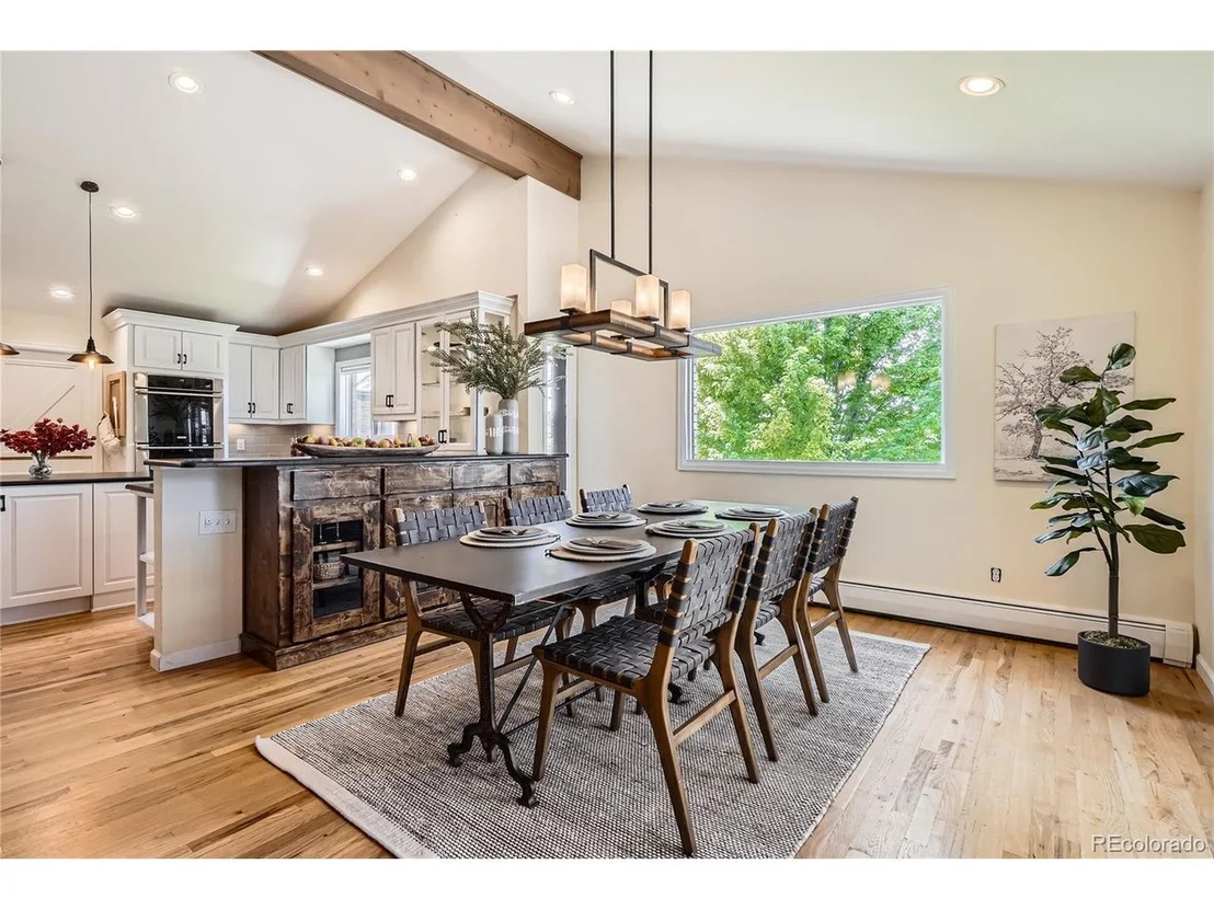 Photo of 6685 Chalet Cir