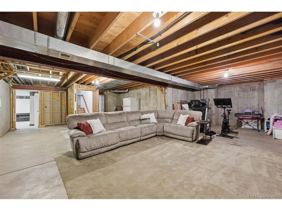 Photo of 6928 Iris St