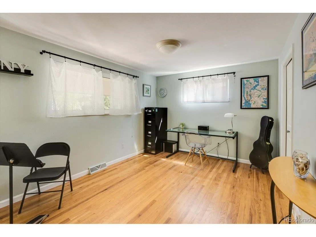 Photo of 115 Manhattan Dr