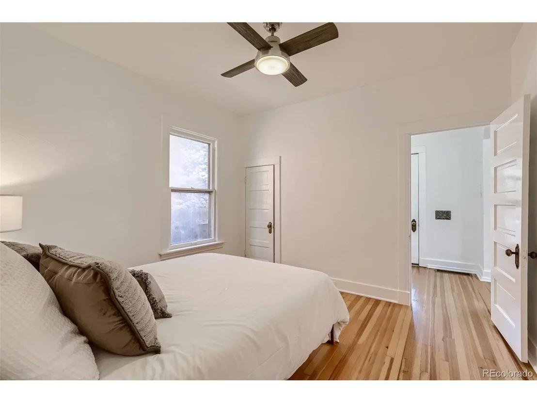 Photo of 3883 Lowell Blvd