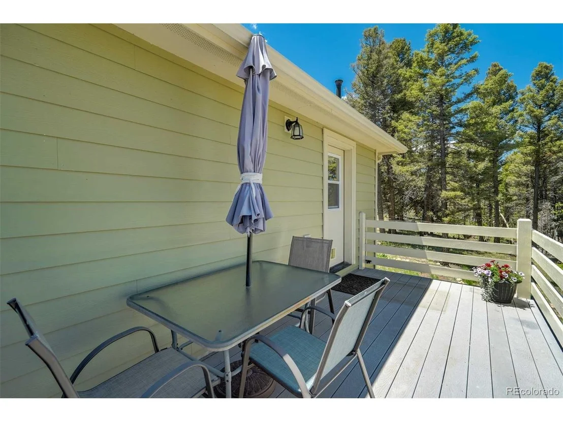 Photo of 453 Castle Mountain Dr
