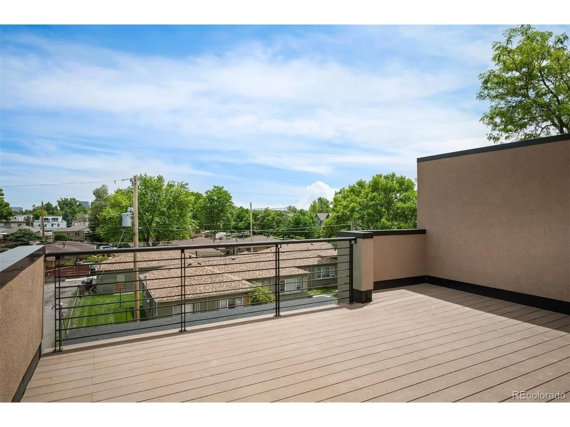 Photo of 2114 Lowell Blvd