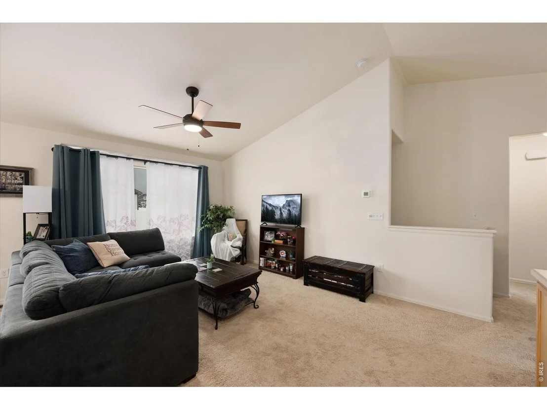 Photo of 970 Greenbrook Dr