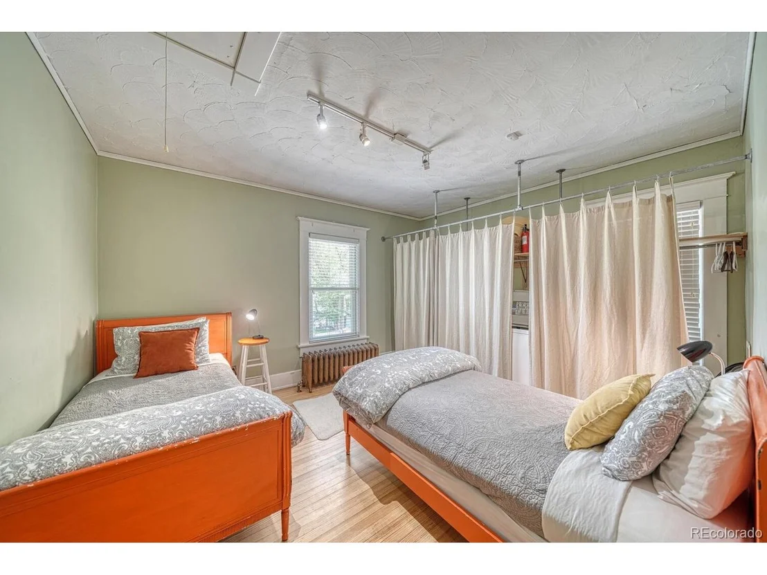 Photo of 403 Scott St