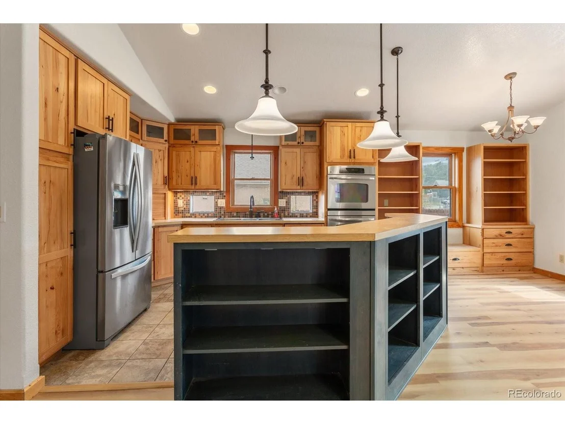 Photo of 734 W 2nd St
