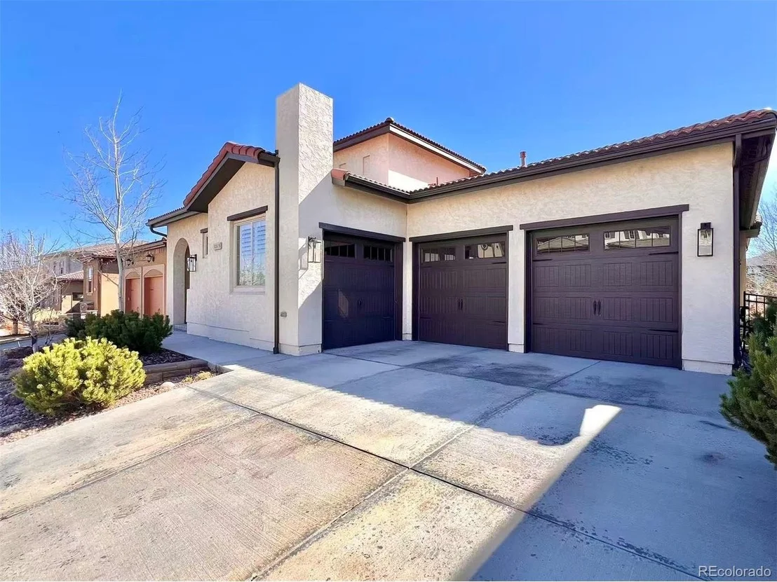 Photo of 10615 Montecito Dr
