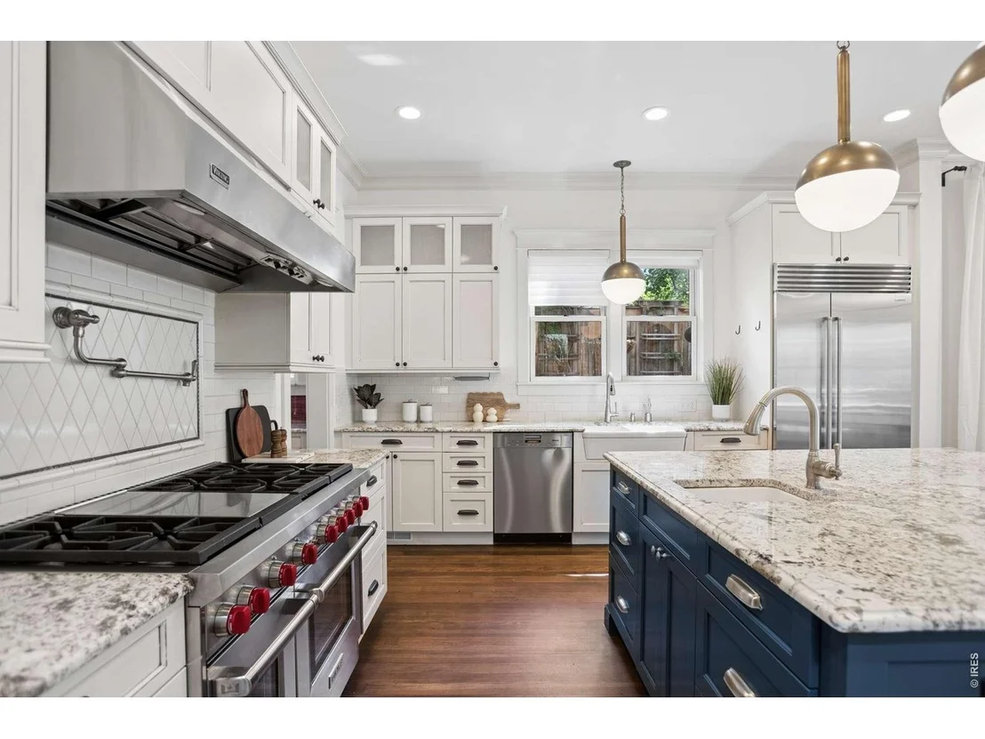 Photo of 512 Marine St