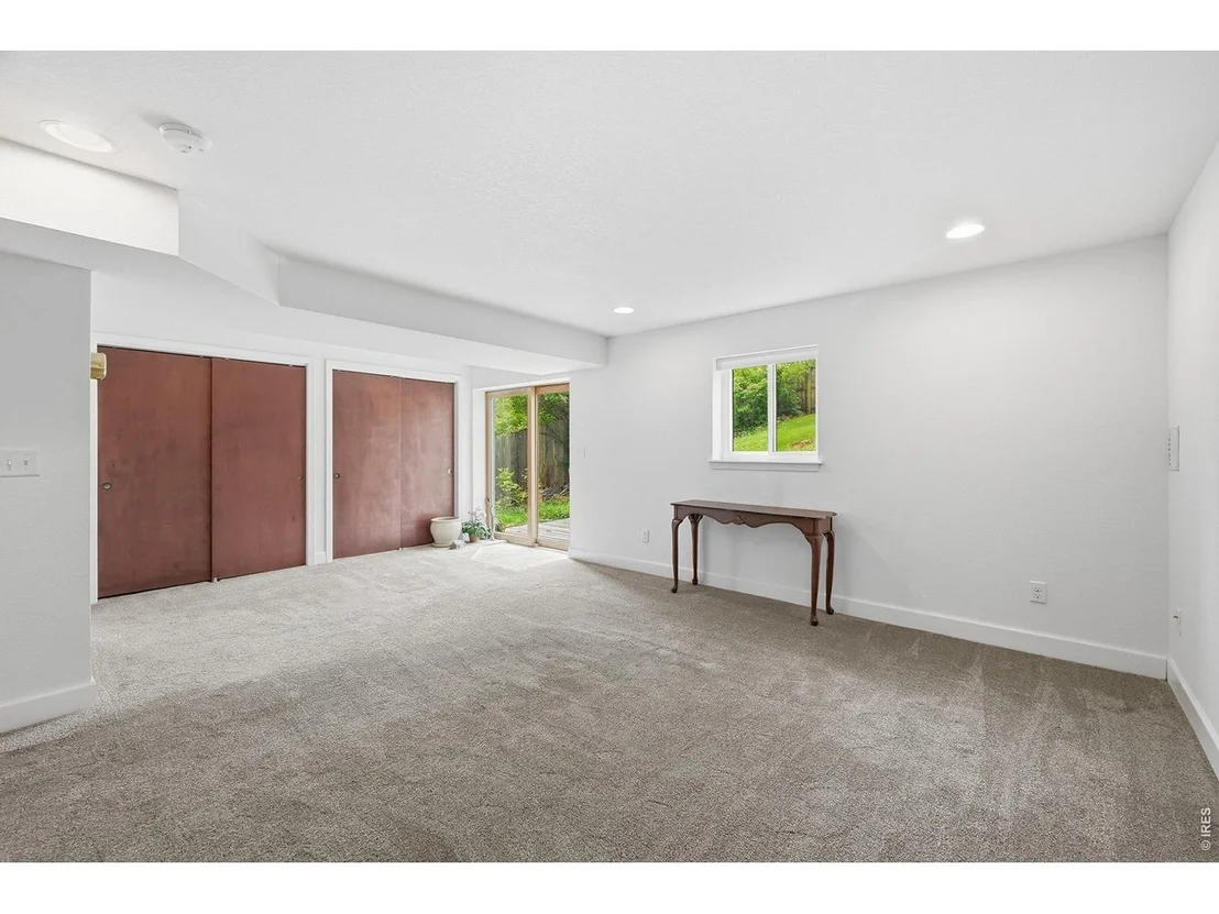 Photo of 835 Hartford Dr