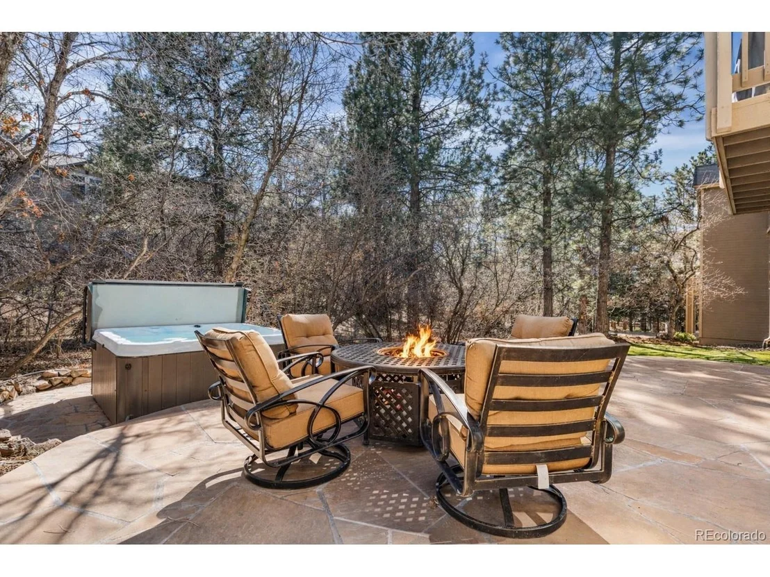Photo of 952 Greenridge Ln